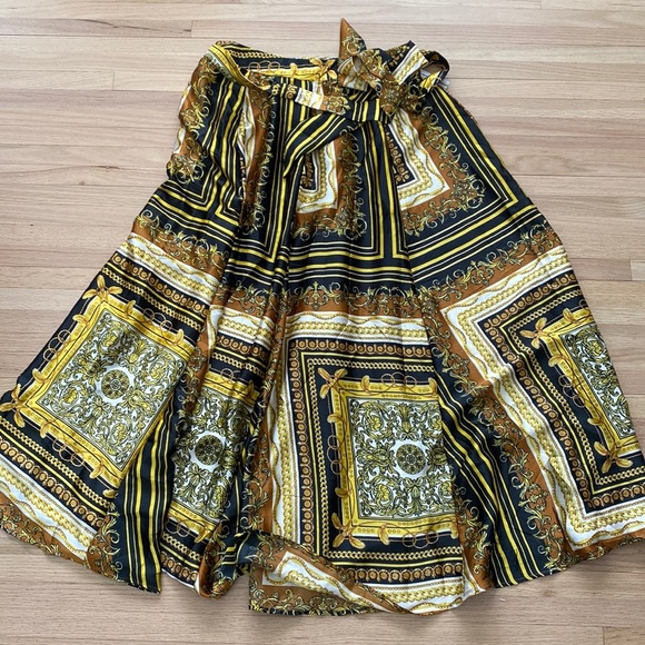 NWT Gorgeous Flowy Maxi Skirt - Picture 2 of 6